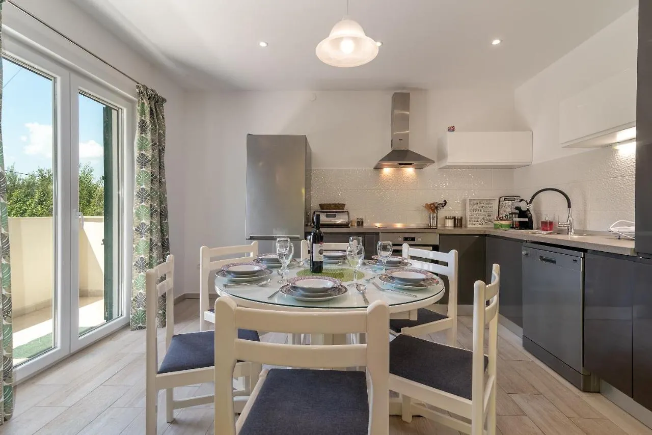 Apartment Ela Trogir 0*,  Croatia