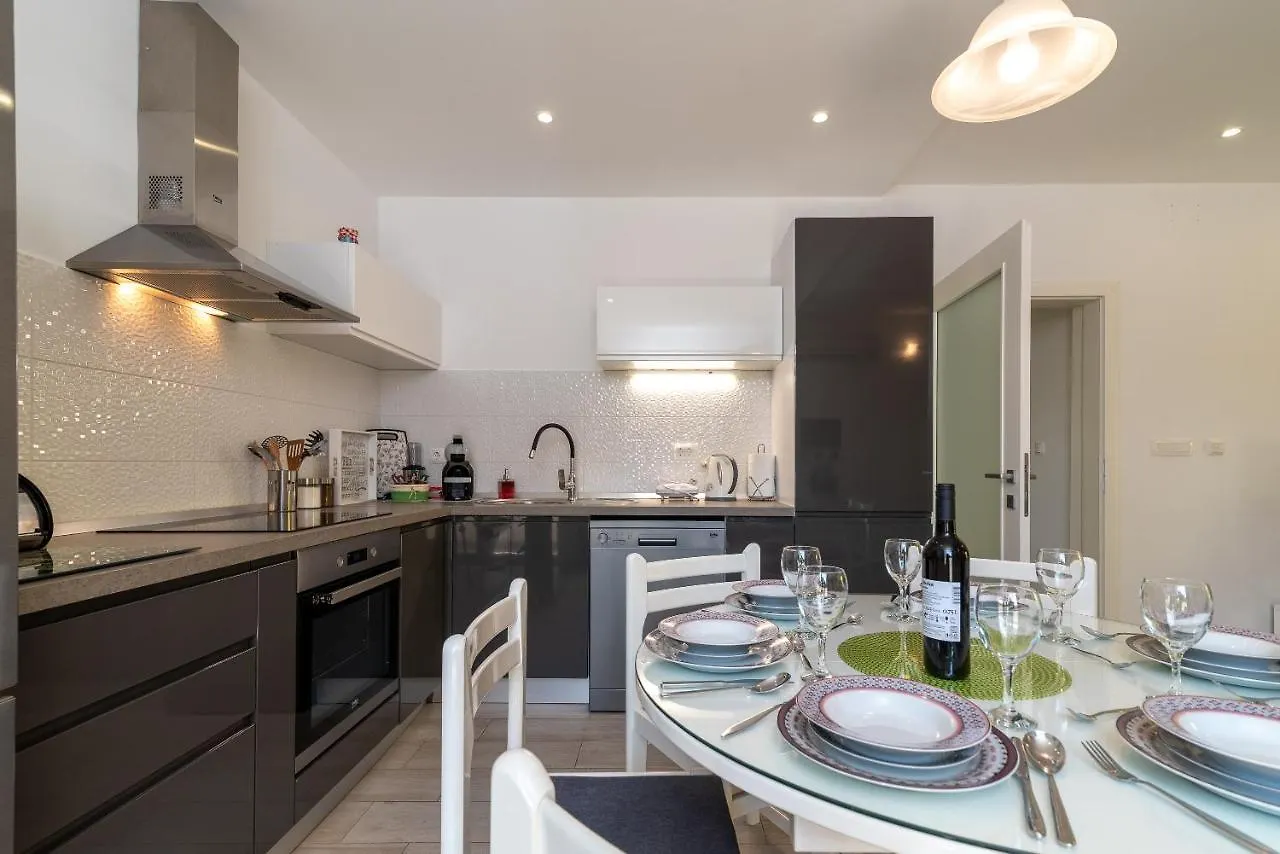 Apartment Ela Trogir 0*,  Croatia